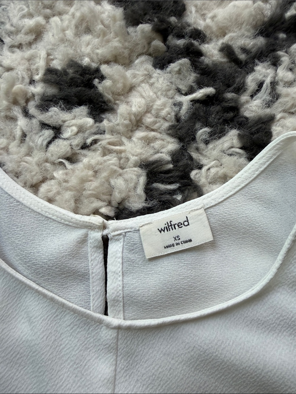 Aritzia Wilfred Textured Sleeveless Tank Top - Picture 3 of 3